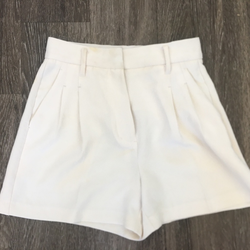 Aritzia Light Birch Effortless Shorts Size 2